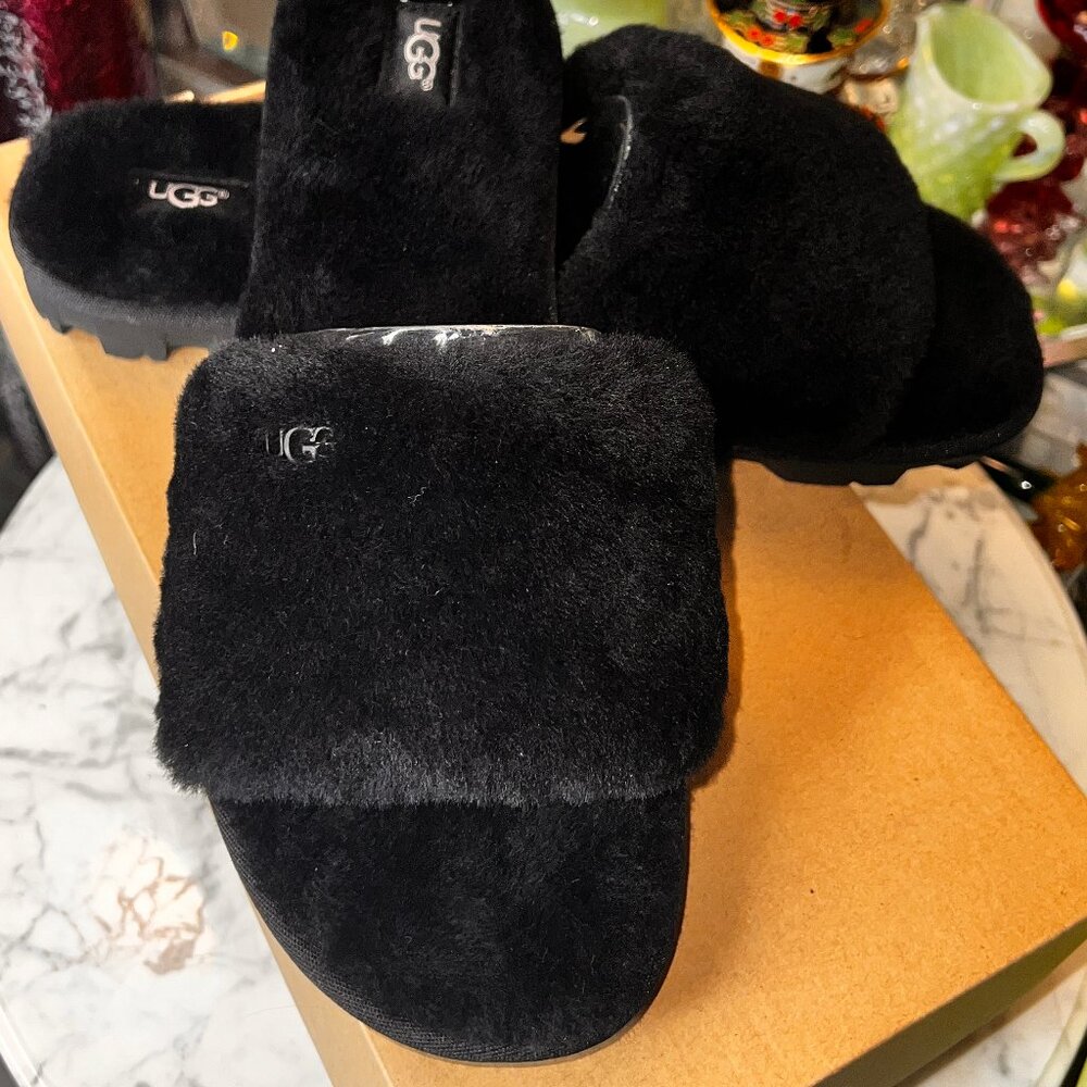 UGG Fluff Slide II Sheepskin Lined Slippers Black Slip on Flat Shoes Size 10